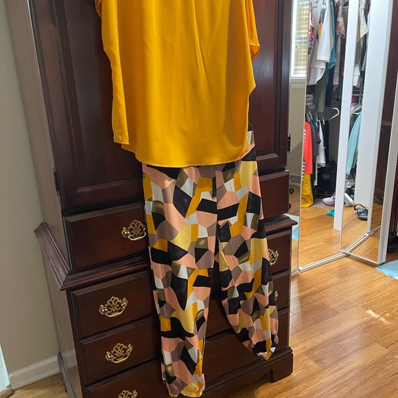 SHEIN Emery Rose Mustard Yellow Top - Picture 1 of 4